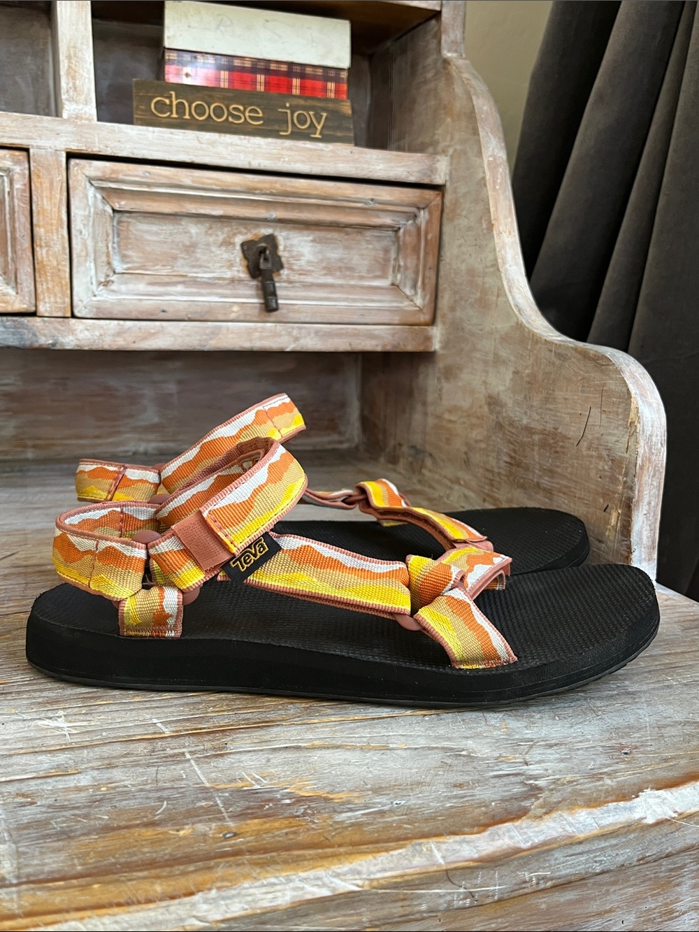 🖤 Teva Originial Universal Sandals Wavy Orange Stripe Size 9 Outdoor Hiking